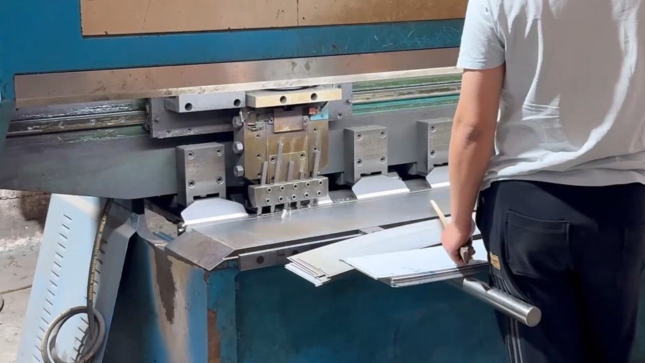 VIPHONYA 6,600m² Manufacturing Atelier & Laser Fabrication
